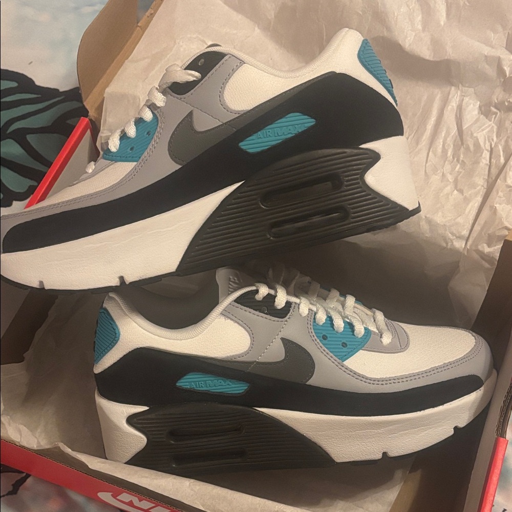Nike Air Max 90 LV8  platform sneakers white  gray blue stacked women’s 8 New
